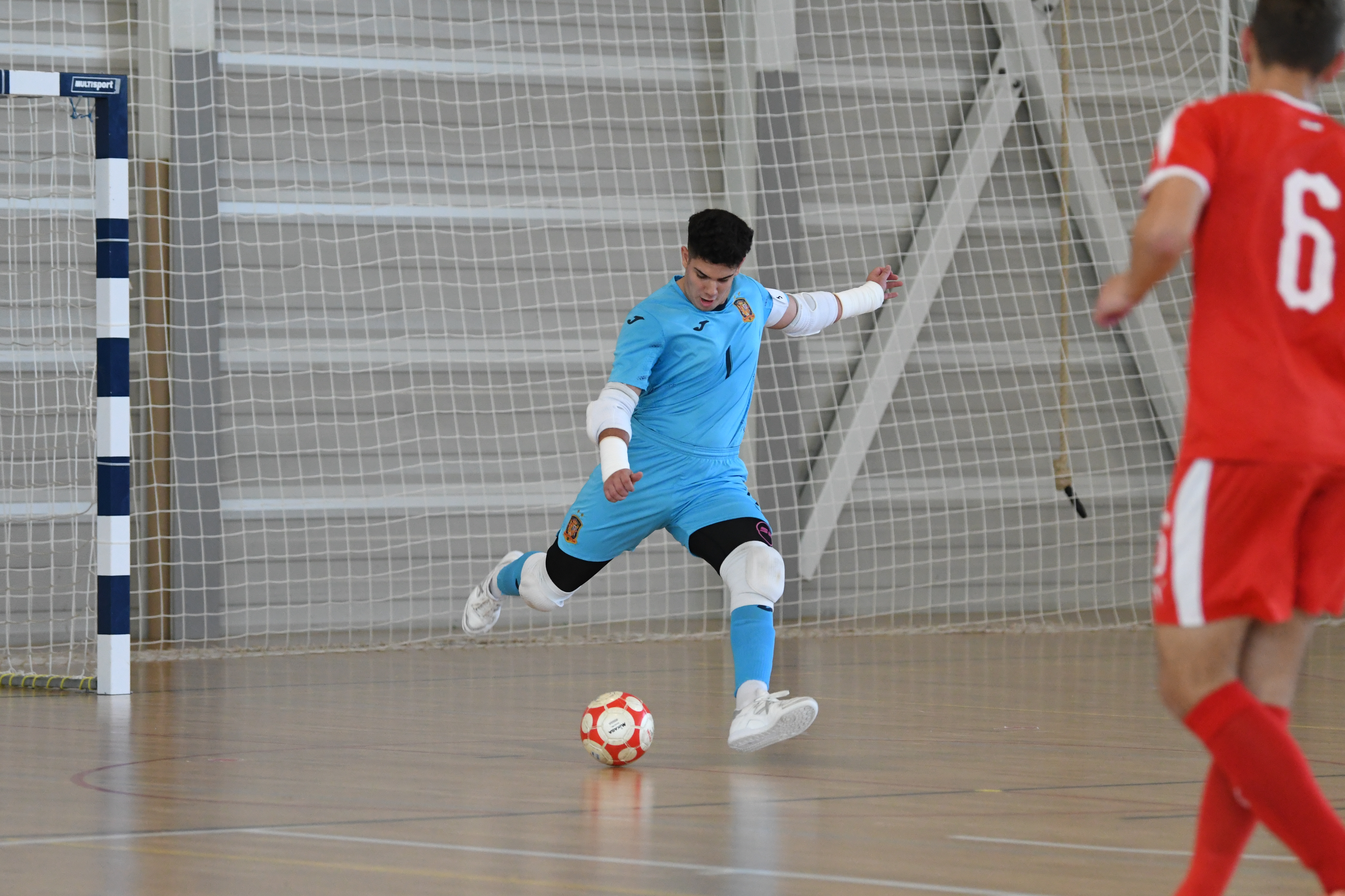 FutsalFeed  Top 10 Footballers Who Played Futsal!